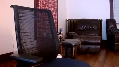 willydogg83 online show from October 26, 6:25 am