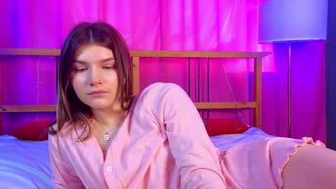 Vicki3 online show from March 19, 7:14 am