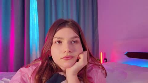 Vicki3 online show from February 16, 9:40 am