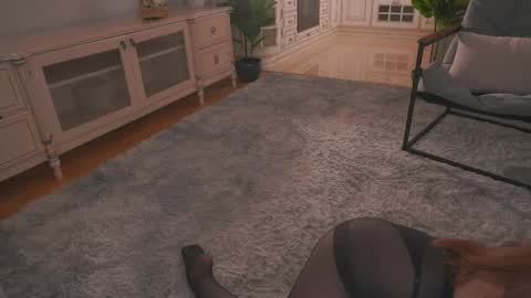 Lillian online show from May 5, 3:13 am