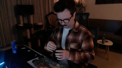 cream36 online show from February 17, 6:17 pm