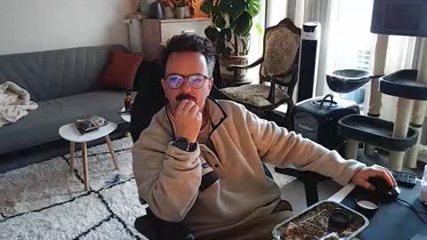 cream36 online show from November 24, 8:02 am