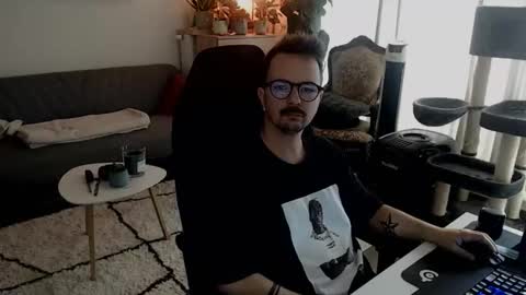 cream36 online show from October 3, 8:44 am