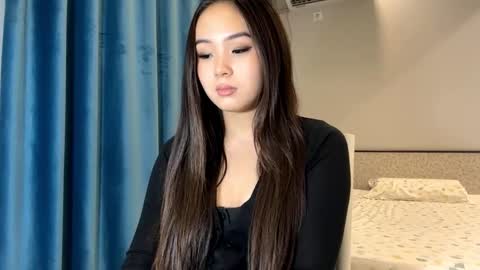 Amina online show from December 3, 6:41 pm