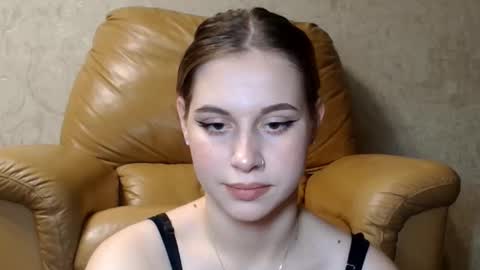 wira_witch online show from November 19, 1:54 pm