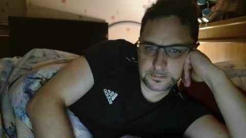 Snapshot of wirzwei8883 chatting on December 19, 8:23 pm Dirty online show from December 19, 8:23 pm