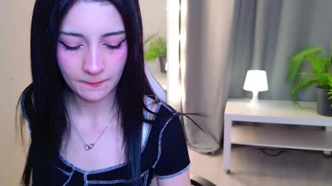 Vivian online show from October 19, 5:12 am