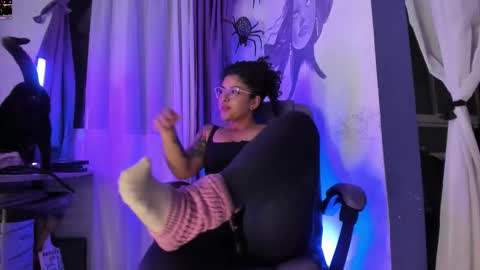     Luna Violeta  A r t i s t  online show from November 24, 11:14 pm