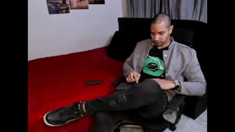 Magnus Dark independent model online show from June 10, 5:17 am