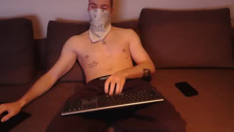 wolf021221 online show from April 13, 8:18 am