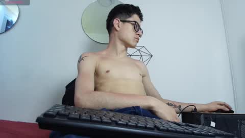  W O L F  online show from September 17, 11:57 am