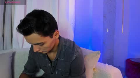 Andrew online show from April 28, 11:47 am