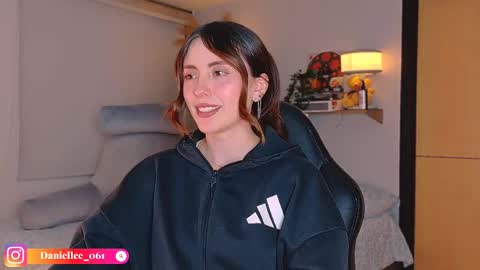   online show from April 14, 3:32 am