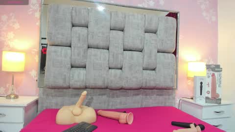 wonderkloe_ online show from October 1, 8:19 pm