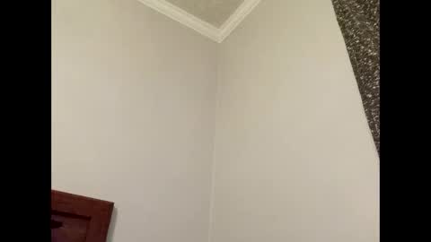 Snapshot of woodpipe69 chatting on December 8, 5:11 pm Woodpipe69 online show from December 8, 5:11 pm