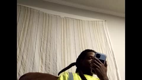 Snapshot of woodpipe69 chatting on December 3, 11:29 pm Woodpipe69 online show from December 3, 11:29 pm