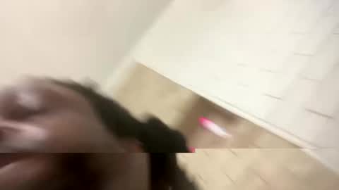 Snapshot of woodpipe69 chatting on December 12, 1:49 pm Woodpipe69 online show from December 12, 1:49 pm