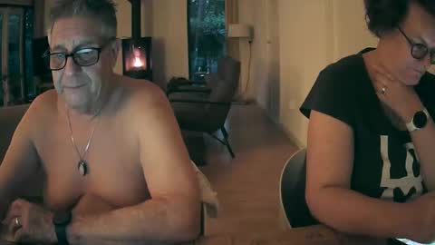 woodwurm and Snoeske online show from November 14, 3:58 pm