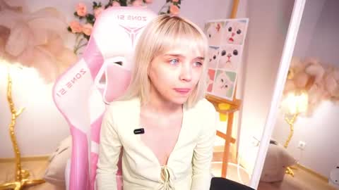 wow_angel online show from May 8, 5:35 am