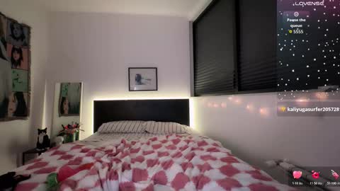 Glen online show from February 10, 9:07 pm