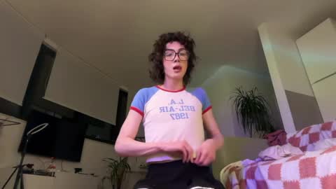 Glen online show from April 9, 7:52 pm