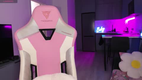 Emi online show from January 5, 6:00 pm