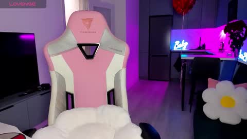 Emi online show from February 27, 4:05 am