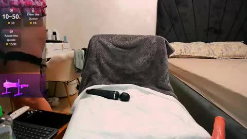              online show from October 23, 2:13 am