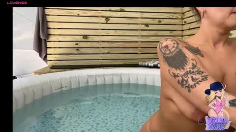 Wrenn Divine online show from October 24, 7:03 pm