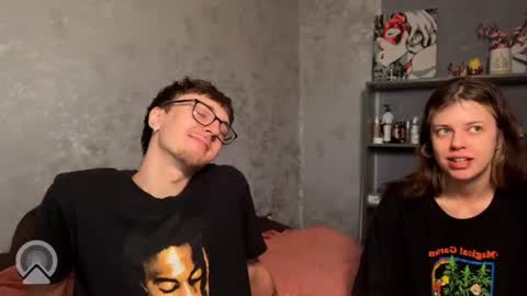 Philipp and Este online show from July 19, 9:34 am