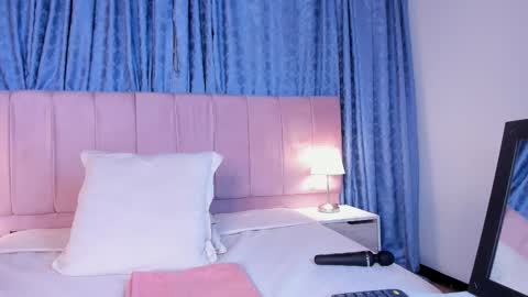 x_milu online show from March 11, 12:00 am