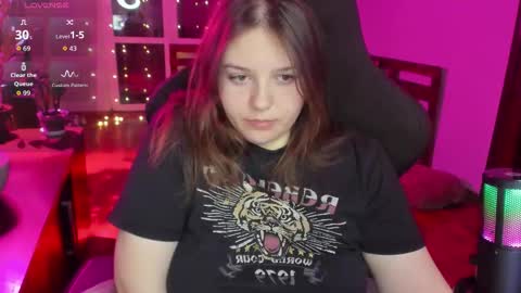 LOVE NERDS ONLY online show from February 4, 1:09 am