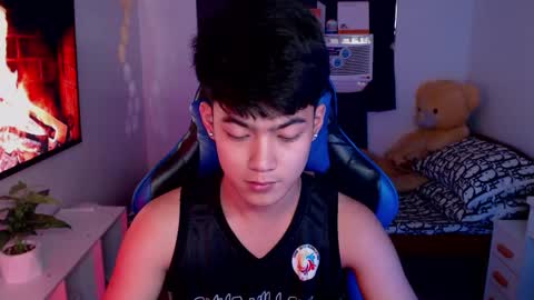 Prince Aldrian  online show from February 19, 1:51 am