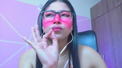 XALLYSONX online show from March 31, 12:16 pm