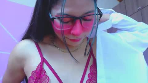 XALLYSONX online show from April 12, 11:47 am