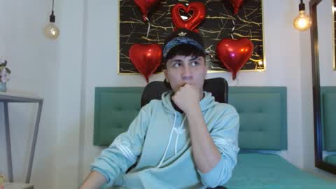 xandergrey8 online show from February 21, 8:01 pm