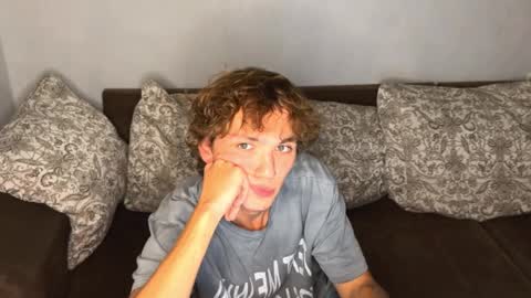 Snapshot of xavier_200 chatting on September 22, 6:23 pm Xavier PVT open online show from September 22, 6:23 pm