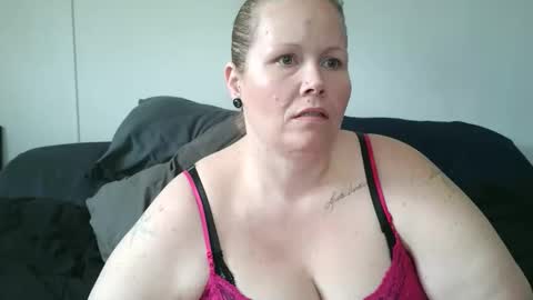 xbeautifulxliex online show from May 4, 7:09 pm