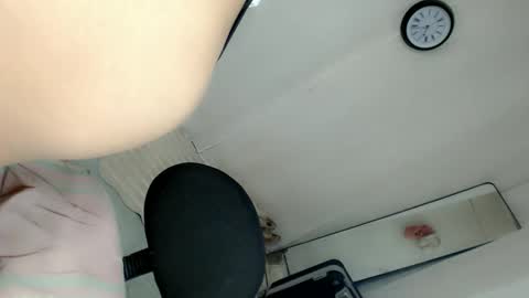 kianna online show from April 30, 7:19 pm