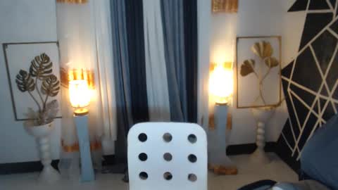 Candy Lily online show from December 9, 6:35 pm