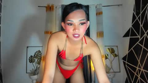 Candy Lily online show from December 5, 6:06 pm