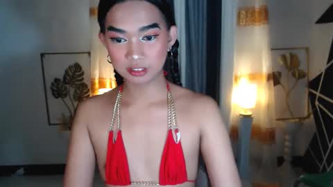 Candy Lily online show from December 10, 8:05 pm