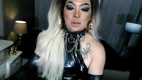 Zhavia online show from November 17, 6:32 pm