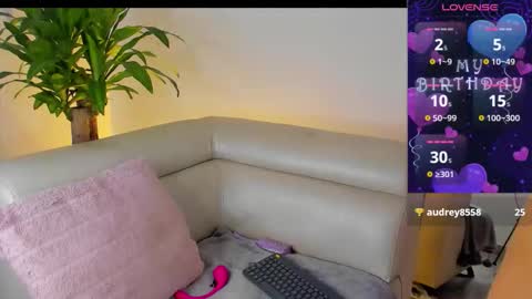 xena_bush online show from October 28, 1:01 pm