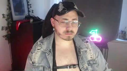 Snapshot of xfabian_love chatting on September 20, 8:17 am F A B I A N online show from September 20, 8:17 am