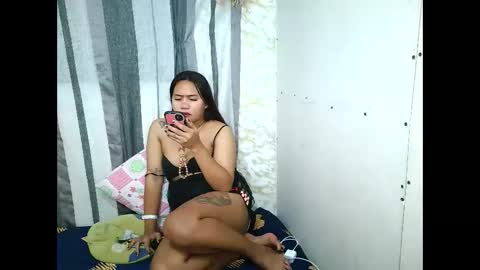 xhottiecausin2324 online show from March 29, 3:46 pm