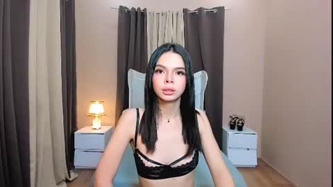 xiahartes online show from June 23, 2:12 pm
