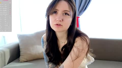 Luna and Lina online show from April 3, 4:19 am