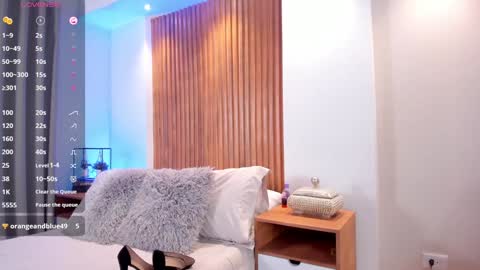 XIMENA LOPEZ online show from October 24, 7:25 pm