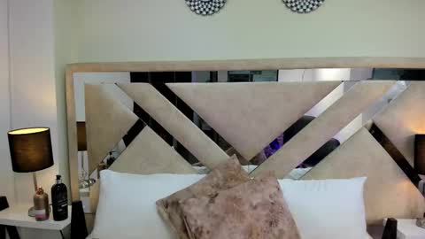 Xime  online show from February 3, 3:15 am